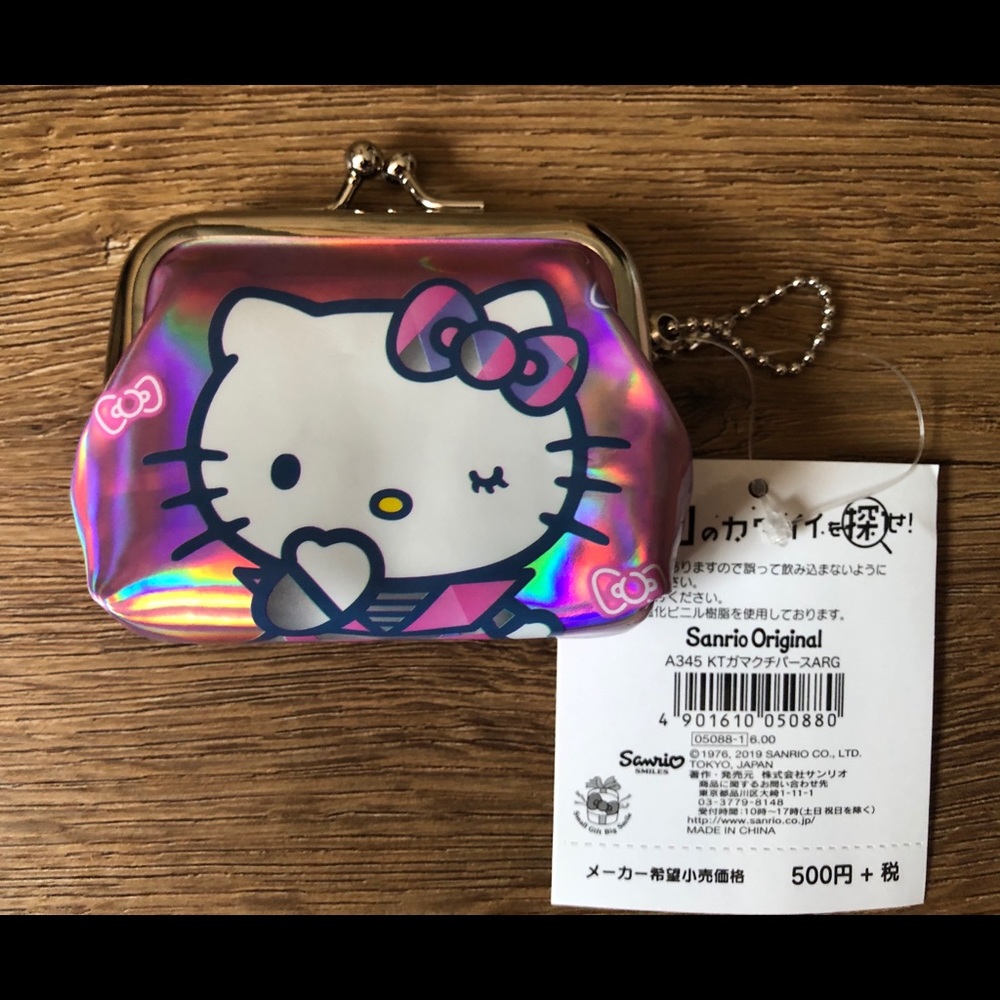 HELLO KITTY-NWT Iridescent Coin Purse